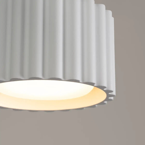 Ryflowana lampa sufitowa AURA SL.1782 do jadalni biała