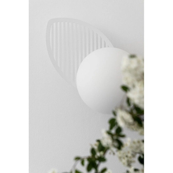 Okragła lampa ścienna Fyllo FYB11000 do sypialni kula biała