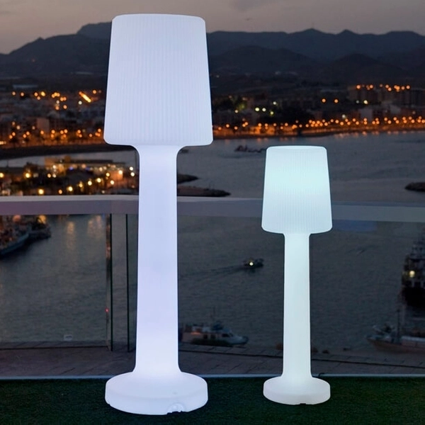 Nowoczesna lampa stojąca Carmen LUMCR165WLNW King Home IP54 na taras biała