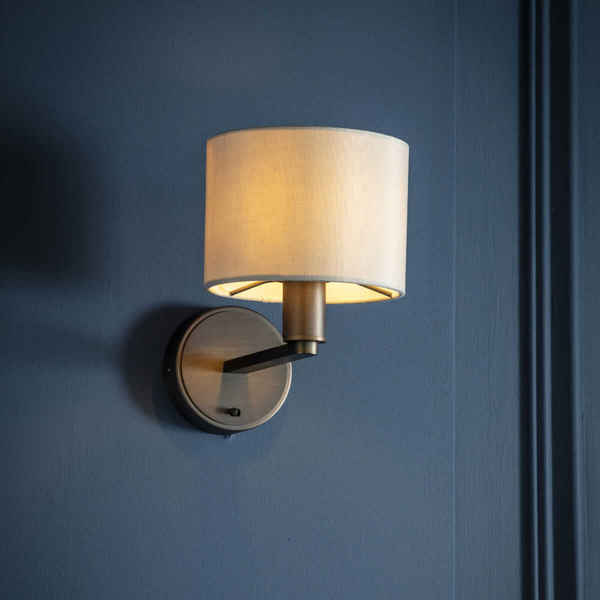 Pokojowa lampa ścienna Daley 73018 Endon klasyczna antyczny brąz biała