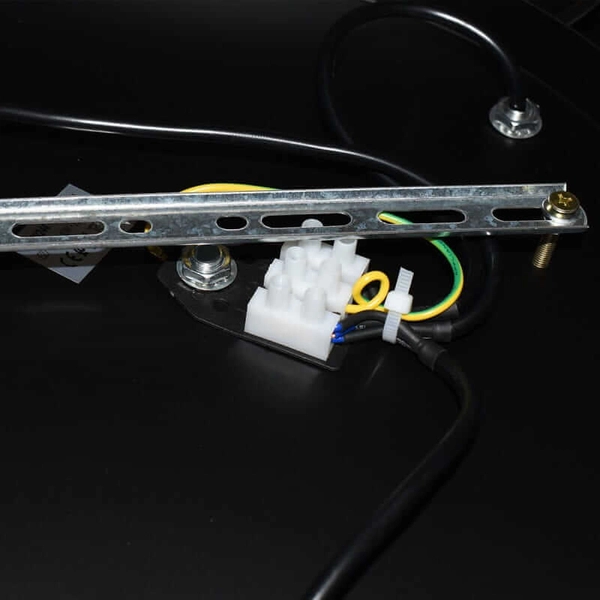 Kaskadowa lampa wisząca Retro ABR-LWRT-3xE27 Abruzzo czarna złota