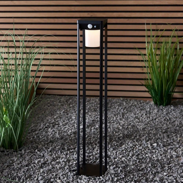 Solarna lampa stojąca do ogrodu Hallam 96930 metalowa IP44 czarna