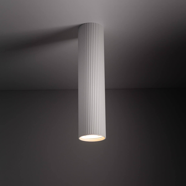 Podłużna lampa sufitowa Tune 10027 tubka do przedpokoju biała