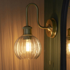 Lampa ścienna szklana kula L&-195507 Light& do czytania IP44 mosiądz