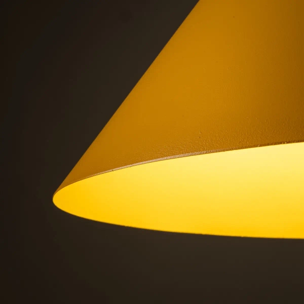 Trójkątna lampa wisząca CONO 10090 metalowa żółty