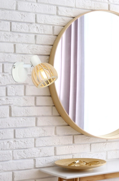 Industrialny kinkiet salonowy Atarri ruchomy biały drewniany