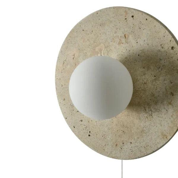 Okrągły kinkiet ścienny Bilo WL0112 mleczna kula złoty mosiądz