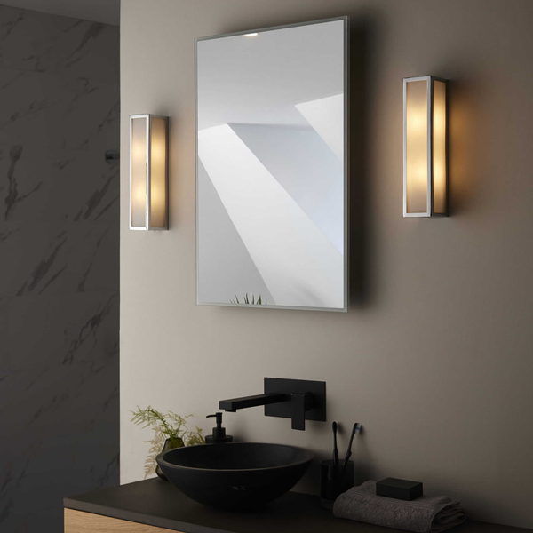 Prostokątny kinkiet Newham 96137 Endon metal szkło IP44 przezroczysty chrom