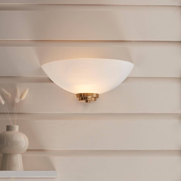 Lampa ścienna półokrągła Welles 112439 szklana biała mosiądz