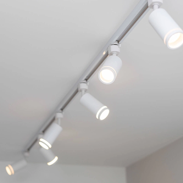 Jednofazowa lampa szynowa Tracer 6898 regulowana tuba biała