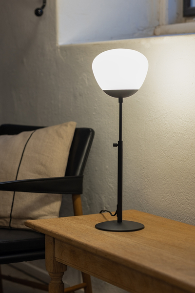 Lampka na biurko Rise 108545 Markslojd metalowa szklana czarna biała