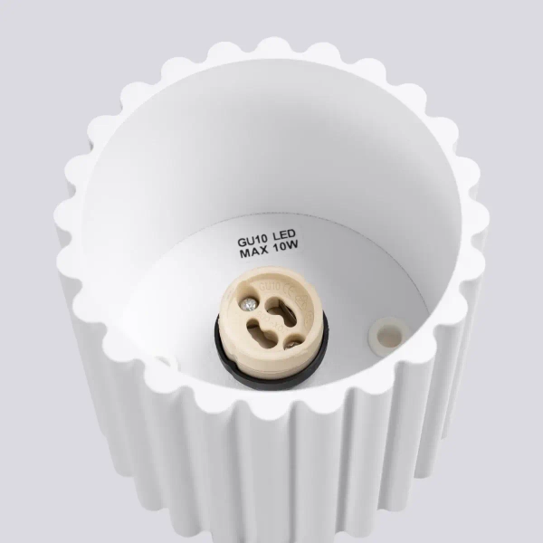 Metalowa lampa sufitowa AURA SL.1779 tubka ryflowana biała