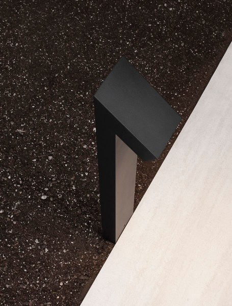 Stojąca lampa ogrodowa MONCLOVA LE71474 metalowa LED 6W 3000K czarna