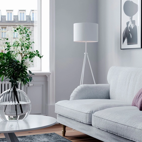 Podłogowa lampa abażurowa Rina stojąca na trójnogu biała