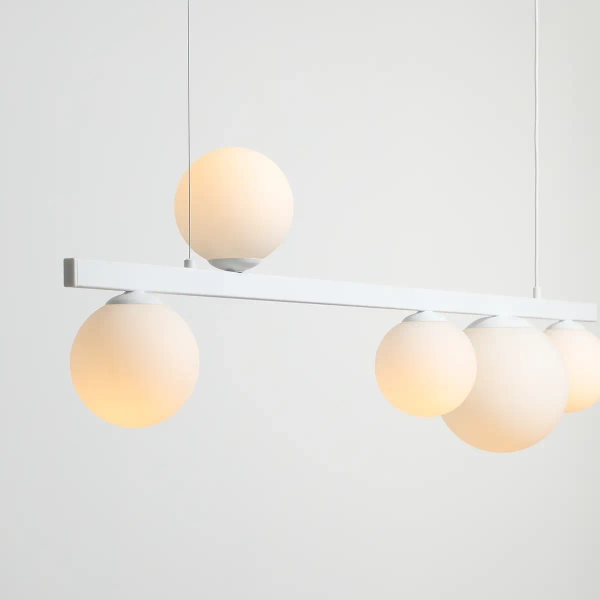 Molekułowa lampa wisząca GARDA 1099F nad wyspę szklana biała