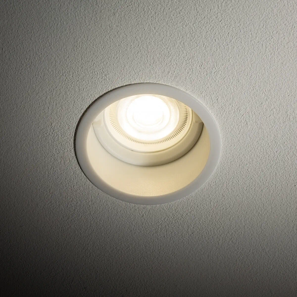 Wpustowe oczko okrągłe CUP 10788 do kuchni białe