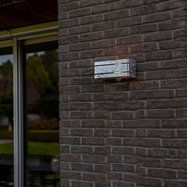 Lampa ścienna zewnętrzna Vidar 5011602461 IP54 skrzynka metalowa srebrna