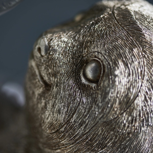 Stojąca lampa na komodę L&-195079 Light& leniwiec srebrna chrom