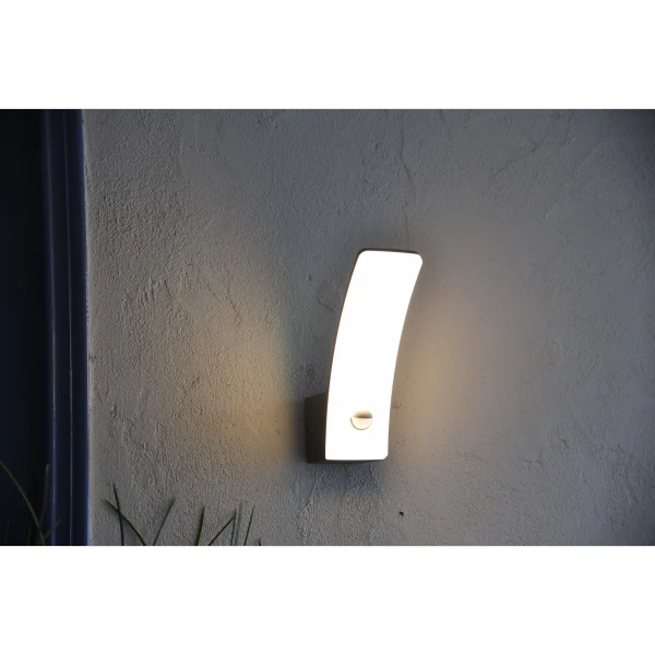 Elewacyjna lampa z czujnikiem KILO 5203902335 LED 11,5W 3000K IP44 szara