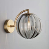 Loftowa lampa ścienna CGGREN GREY szklana kula kinkiet mosiądz