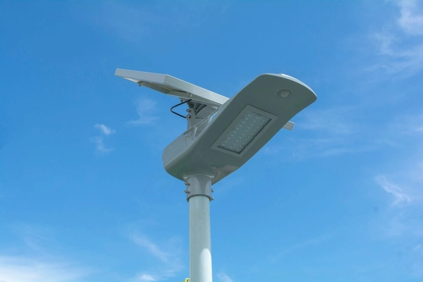 Solarna lampa uliczna INB-G03-40W Greenie LED 40W RGB z czujnikiem szara