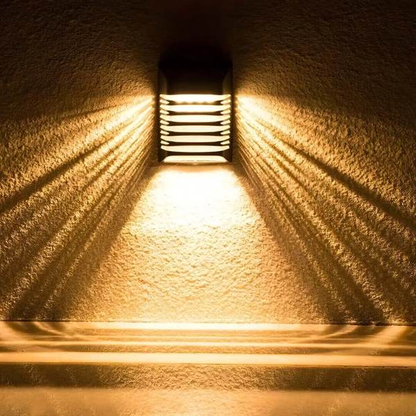 Solarny kinkiet na elewację Strip EKO0723 LED 0,12W 3000K IP44 czarny