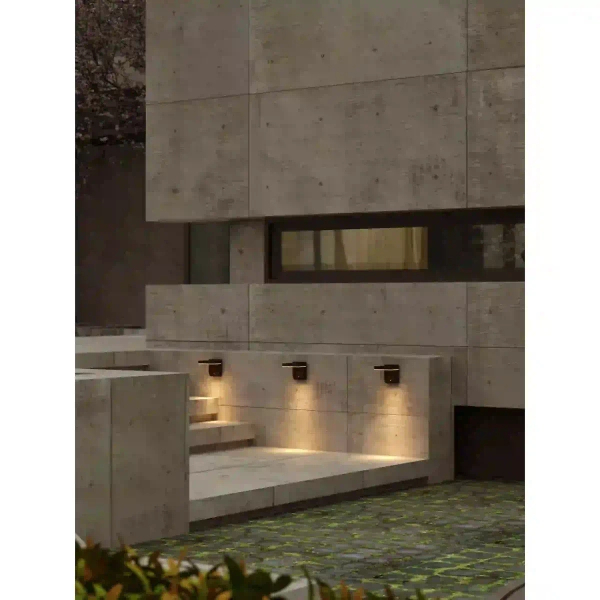 Elewacyjna lampa z czujnikiem ruchu LADIS czarna W0471 LED 20W 3000K IP65 nad garaż