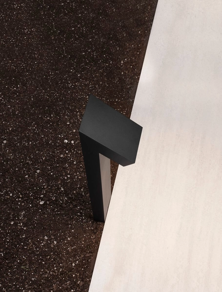 Stojąca lampa ogrodowa MONCLOVA LE71474 metalowa LED 6W czarna