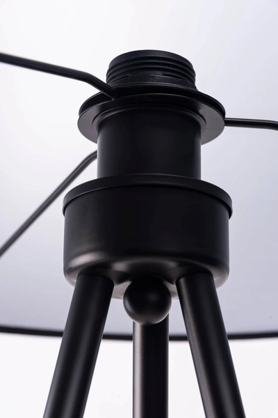 Okrągła lampa podłogowa Finn do sypialni trójnóg szara chrom