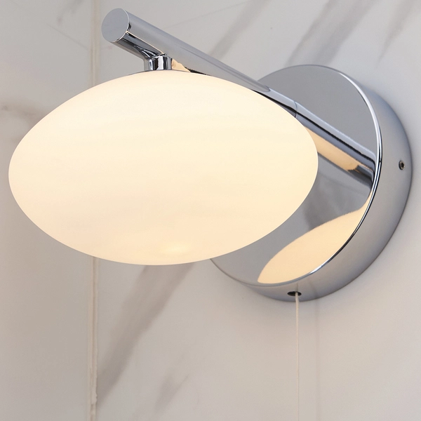 Ścienna lampa łazienkowa L&-197181 Light& szklana kula IP44 chrom