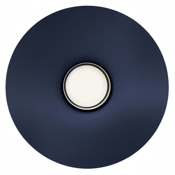 Na wysięgniku lampa przyścienna Capital MLP2484 stożek granatowy