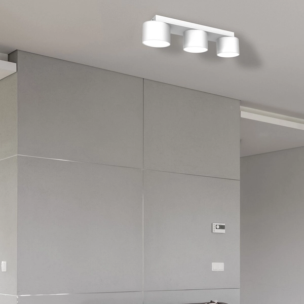 Skandynawska lampa nasufitowa Dixie do salonu biała