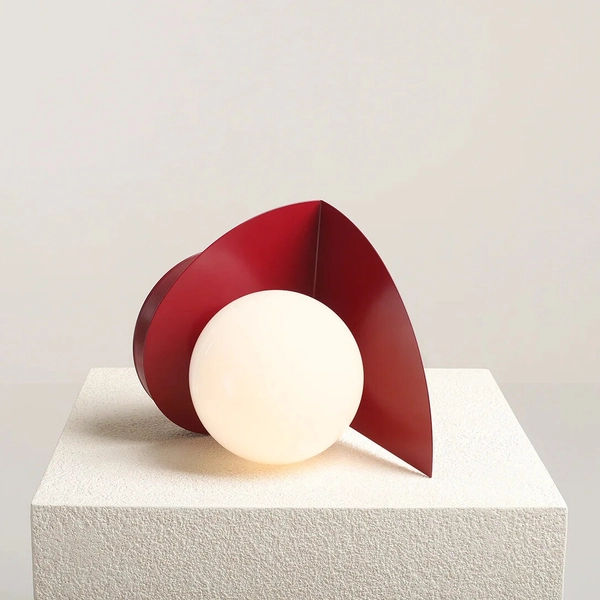 Metalowa nocna lampka Una 1125B15 Aldex na szafkę szklana kula czerwona