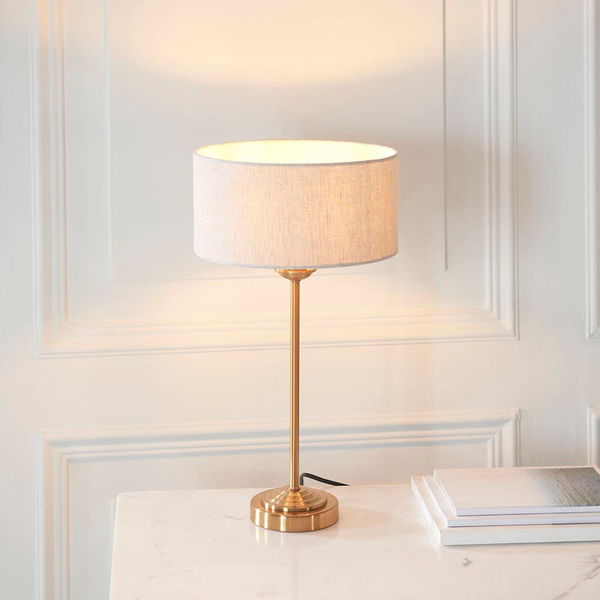 Nocna lampka z abażurem Highclere 110728 na komodę mosiądz beżowa
