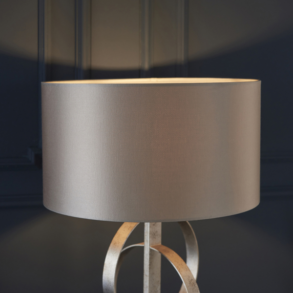 Stołowa lampa hampton L&-195217 Light& z abażurem antyczne srebro