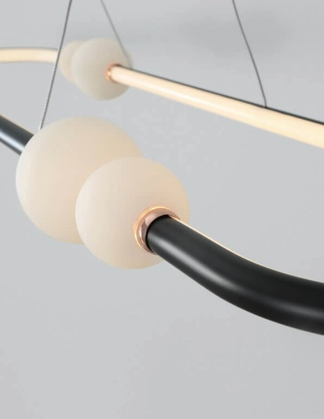 Owalna lampa wisząca Fria szklane kule LED 44,2W białe czarne