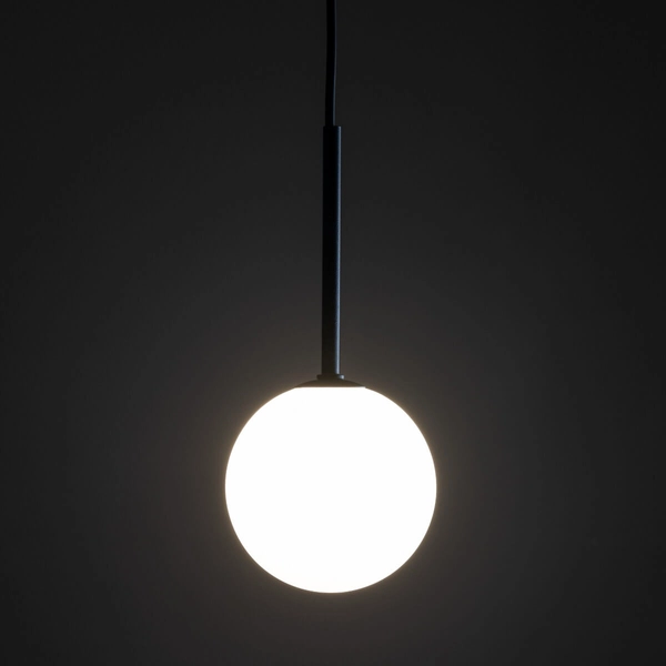 Zwisowa lampa nad stół kuchenny Martin 4502 kula czarna biała