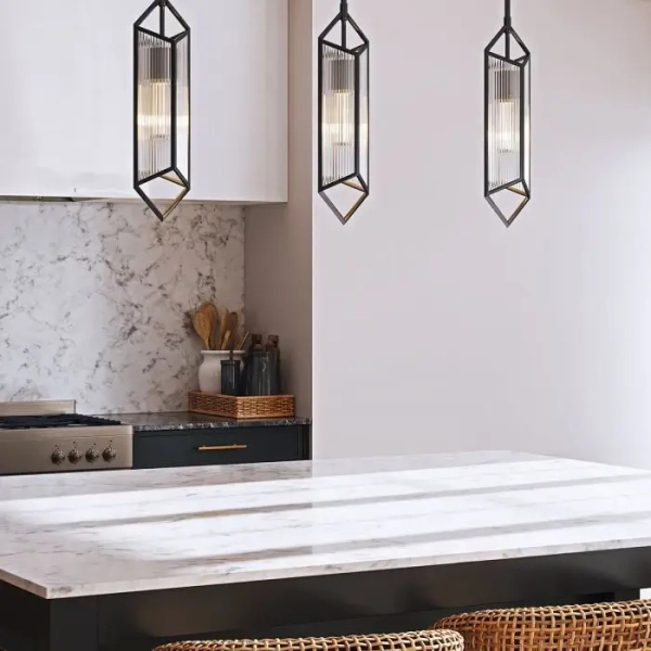 Szklana wisząca lampa Cairo QN-CAIRO-1P-UBZ-CR nad stół czarny