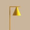 Żółta lampa podłogowa Form Floor 1108A14 Aldex metalowa do salonu