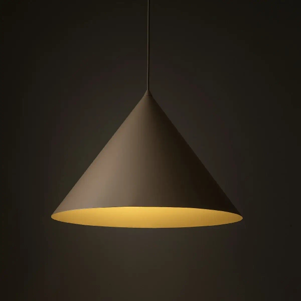 Wisząca na kablu lampa Cono 10622 do jadalni stożek beżowy