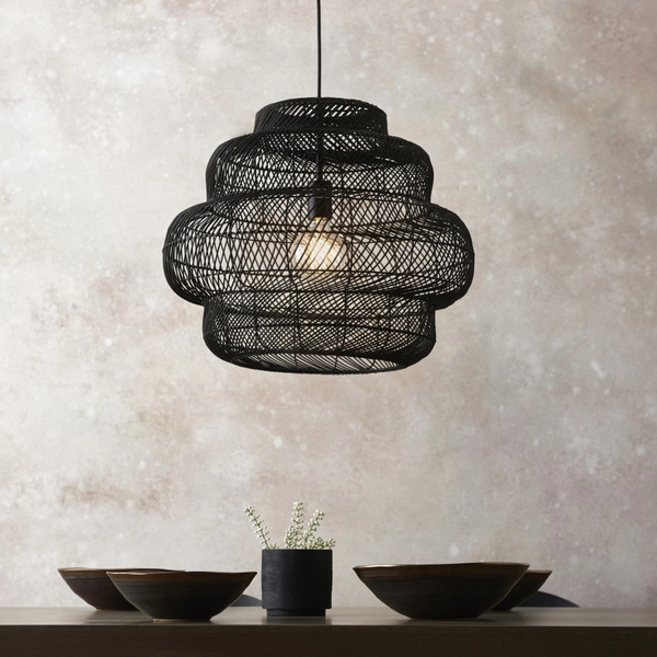 Zwisowa lampa rattanowa L&-198474 Light& do salonu boho czarna