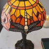 Nocna lampka Dragonfly 64091 Interiors Tiffany ważka witraż czarny kolorowy