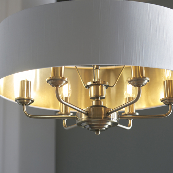 Lampa wisząca Highclere 98933 Endon na łańcuchu biała mosiądz