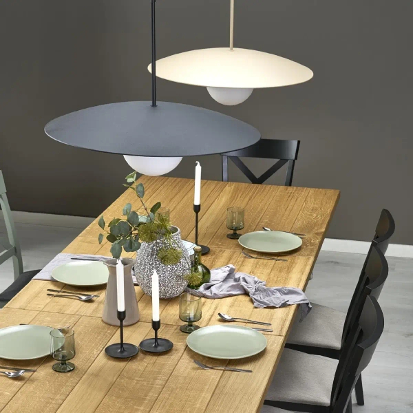 Lampa zwisająca nad stołem Slate 10910 owalny klosz mleczna kula beżowy