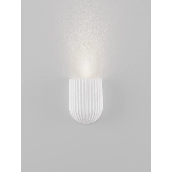 Ryflowana lampa ścienna GIRONTO LE45304 do salonu gipsowa biała