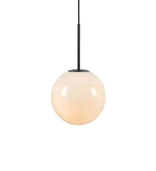 Skandynawska lampa wisząca Dione szklana kula biała czarna