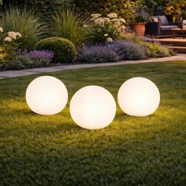 Ogrodowa lampa kulista Balli biała SLP8304 1xE27 IP44 wtykana