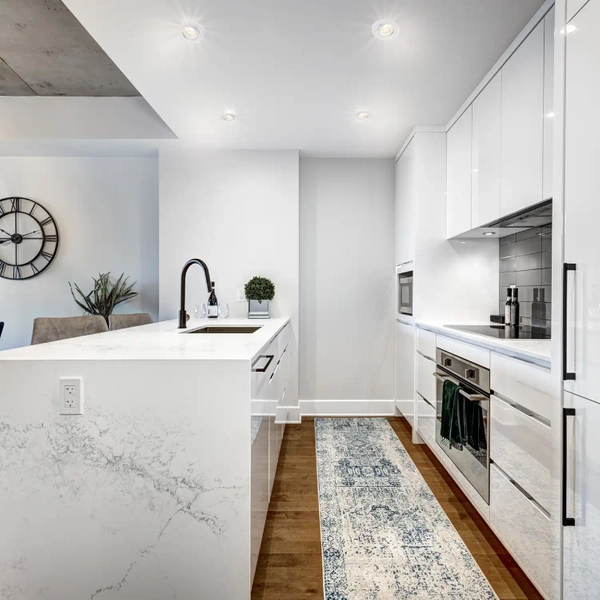 Aluminiowa lampa wpustowa Halo RL0103-WH Yaskr do jadalni biała