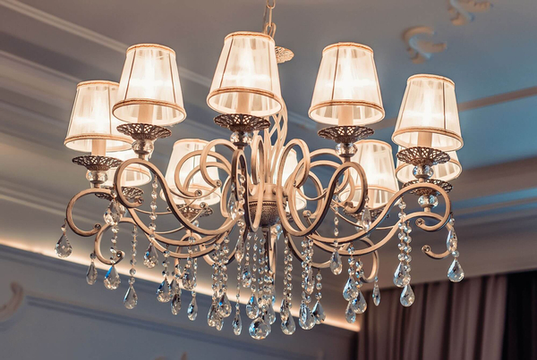 Pałacowa lampa wisząca Grace ARM247-10-G crystal biała