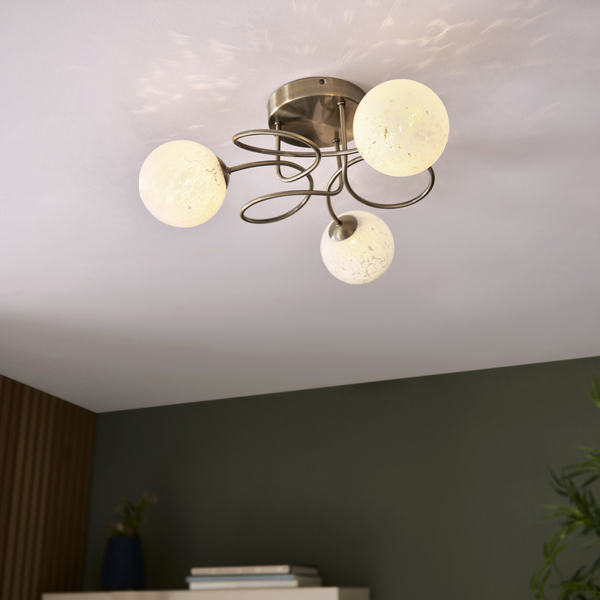 Sufitowa lampa do sypialni Delos 97647 szklane kule mosiądz